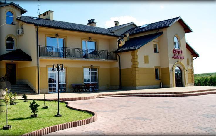 Hotel Andersen Rzeszów Buitenkant foto